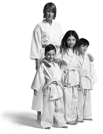 Family-karate-training